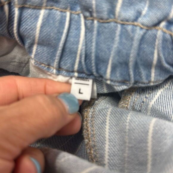 Loft Women’s High Rise Drawstring Striped Denim Shorts Size Large - Picture 7 of 7